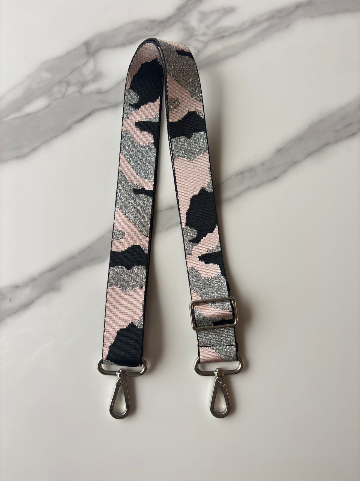 Strap manchas negras plata