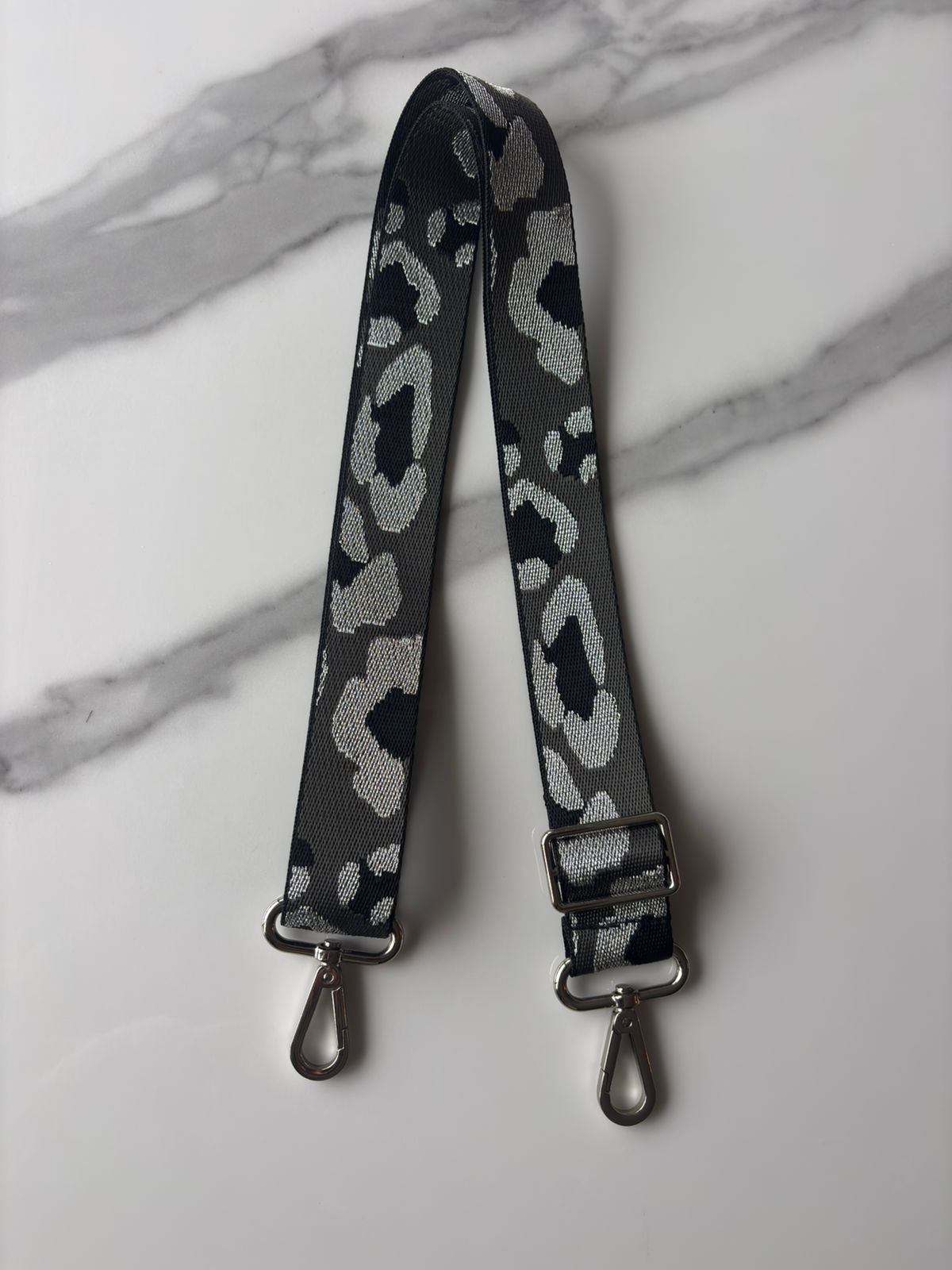 Strap Camuflaje Negro Plata